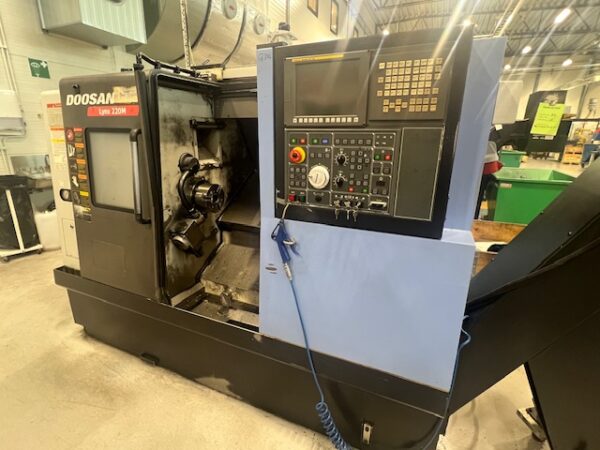 CNC-svarv DOOSAN LYNX 220MA